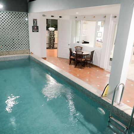 Kirana Guest House Богор Экстерьер фото