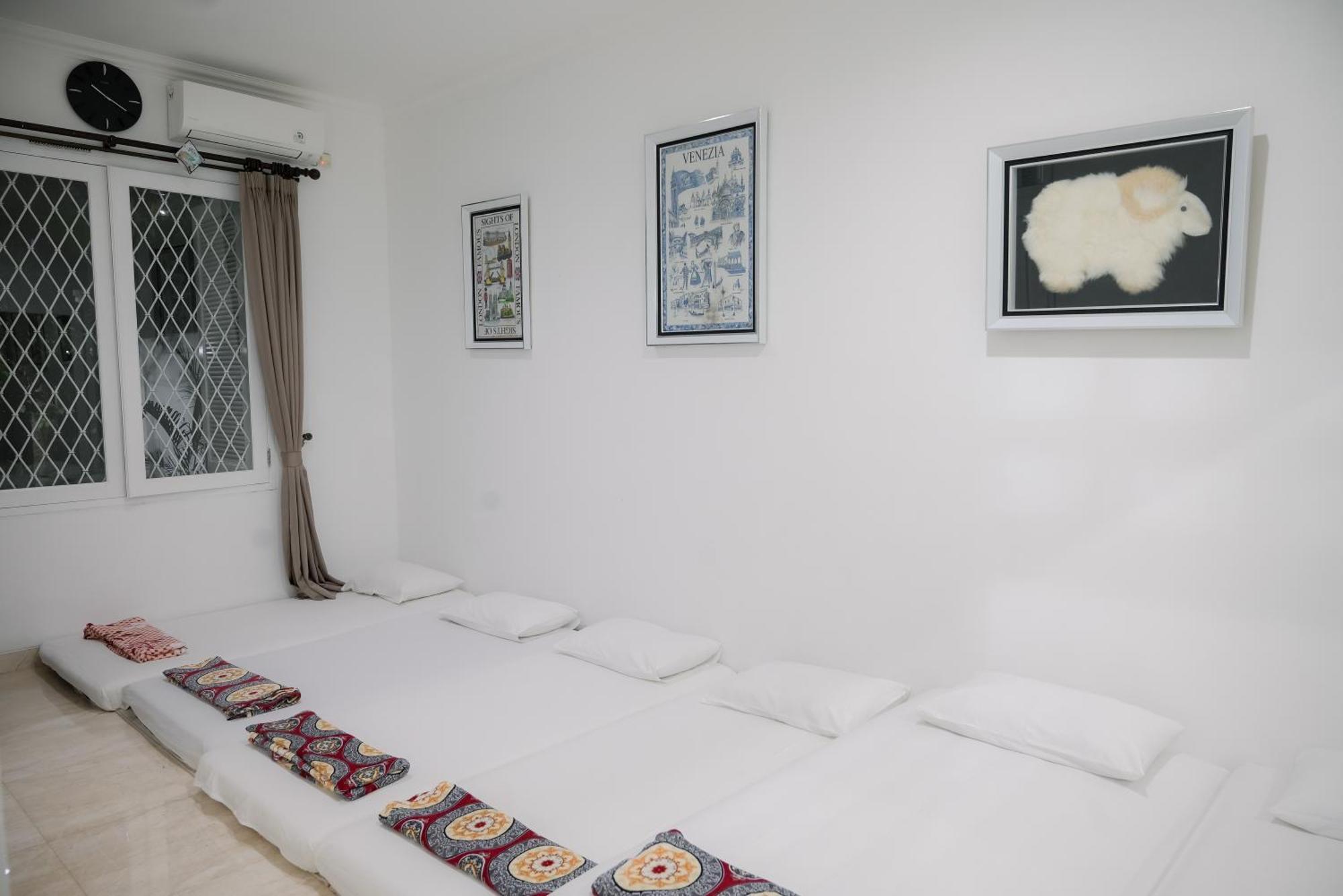 Kirana Guest House Богор Экстерьер фото
