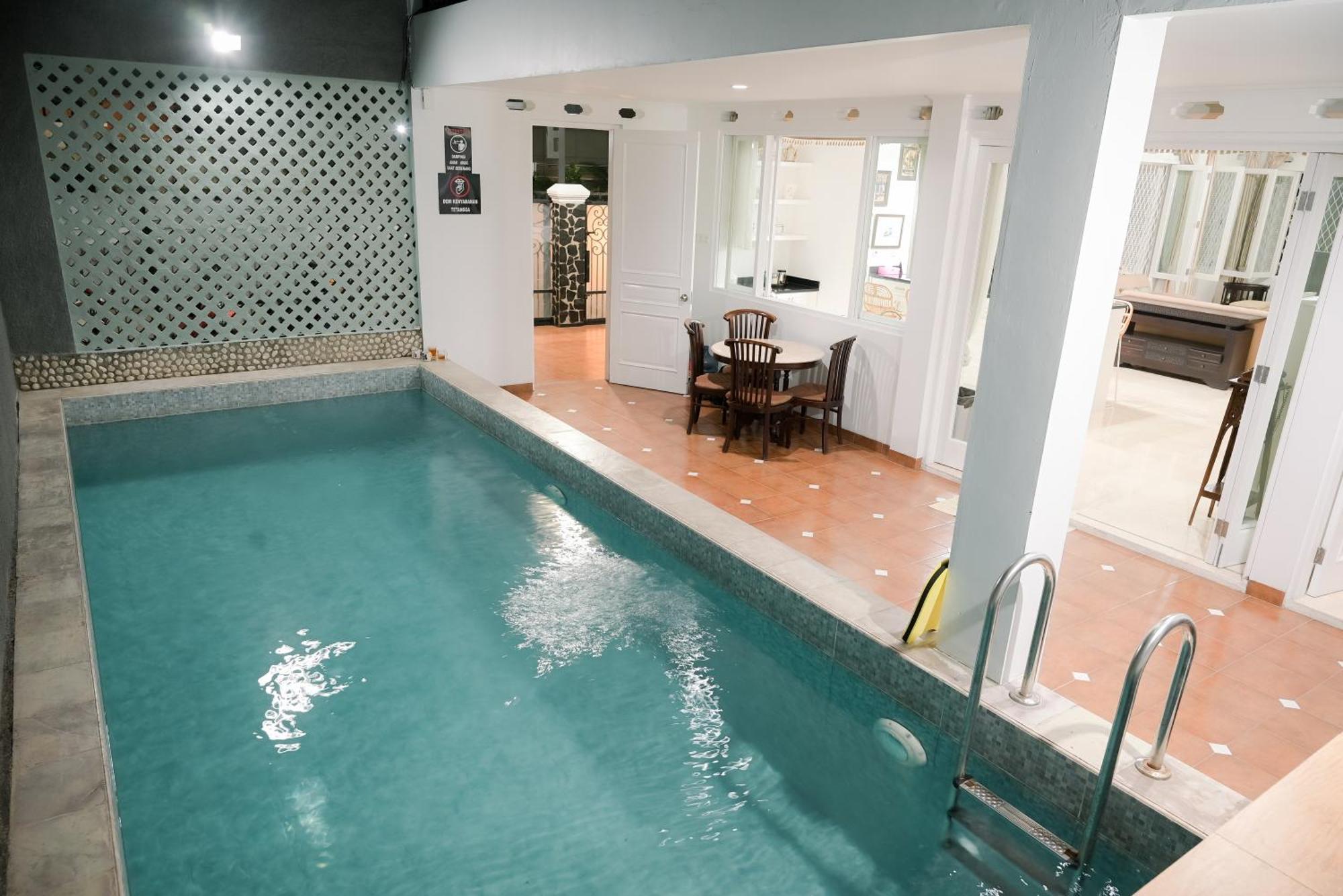 Kirana Guest House Богор Экстерьер фото