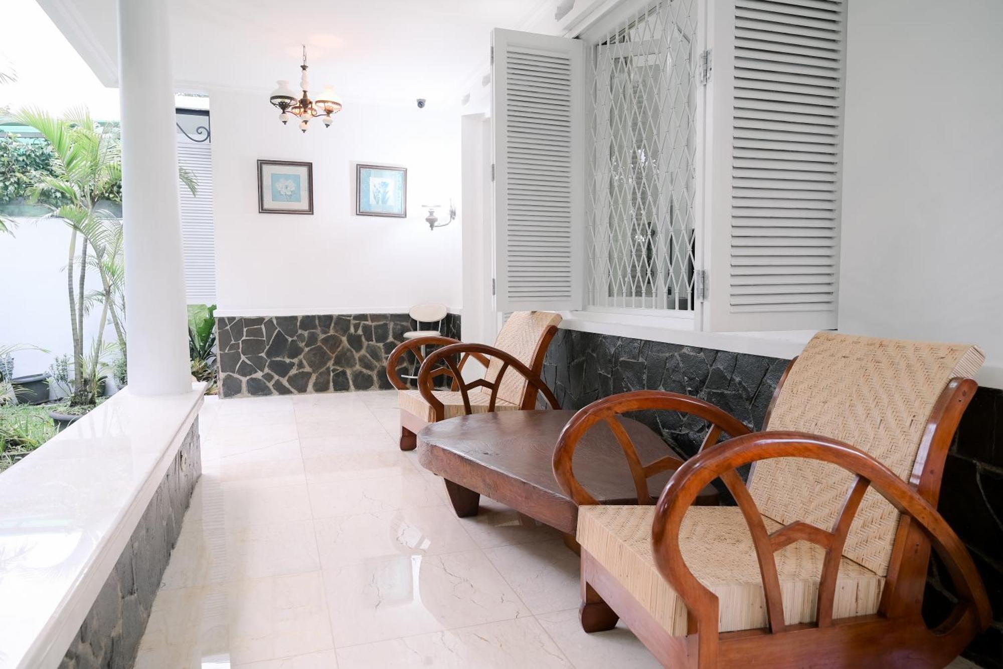 Kirana Guest House Богор Экстерьер фото